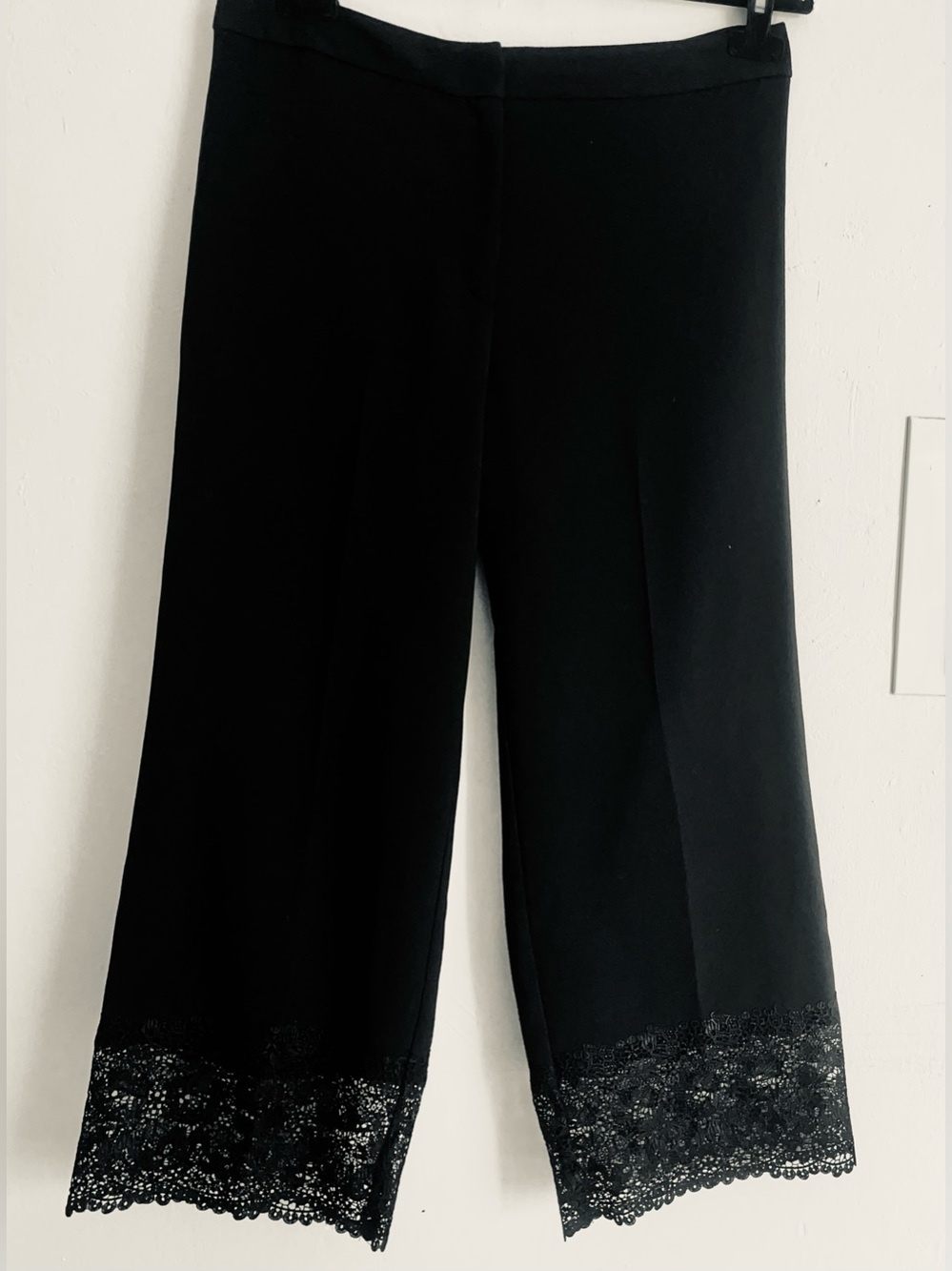 ANN TAYLOR Lace Trim Cropped Pants - Picture 4 of 11